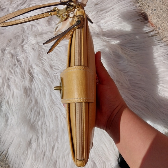 Authentic Coach Wristlet - Picture 4 of 16